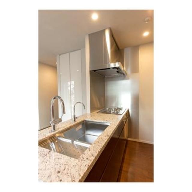 キッチン　※写真は同タイプ住戸です。