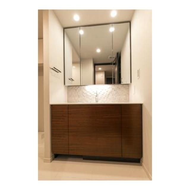 洗面設備　※写真は同タイプ住戸です。