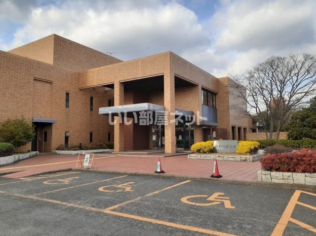 図書館　鈴鹿市立図書館（図書館）まで346m