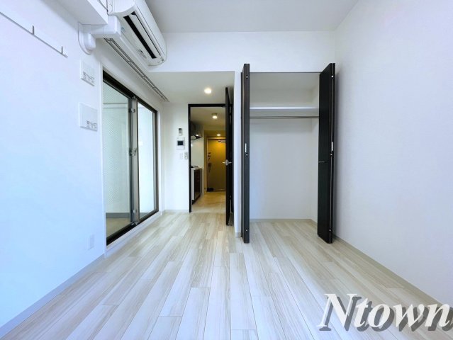 居室・リビング　こちらのリビングで趣味の時間をお楽しみください