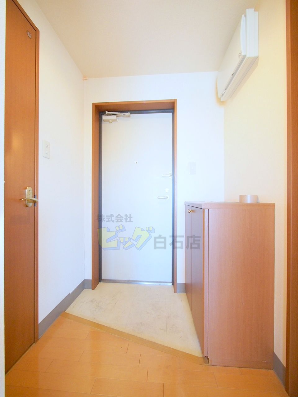 玄関　広々玄関です♪