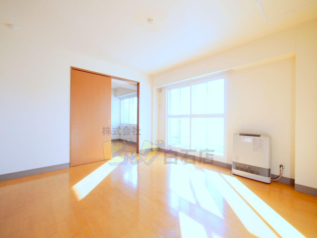 居室・リビング　日当たり良好で明るいリビングです♪