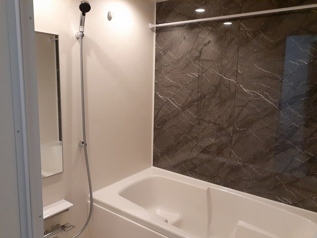 バス・シャワールーム　お風呂で日々の疲れを落としましょう