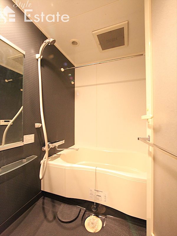 バス・シャワールーム　バスルーム