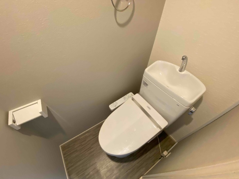 トイレ　同物件別部屋イメージ