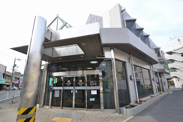 銀行　もみじ銀行　戸坂支店（銀行）まで1174m