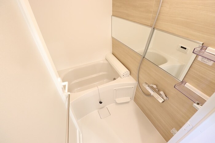 バス・シャワールーム　追い焚き給湯式浴室（浴室換気乾燥機付）