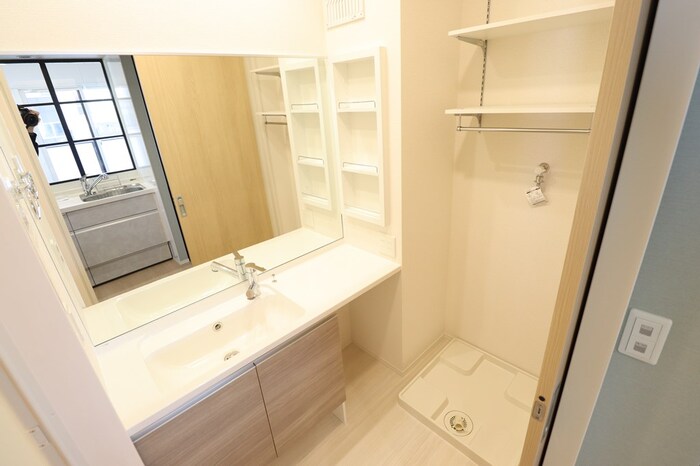 洗面設備　ワイドカウンター洗髪洗面化粧台