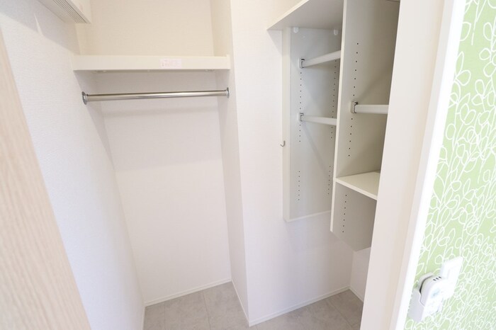 収納　ウォークインクローゼット