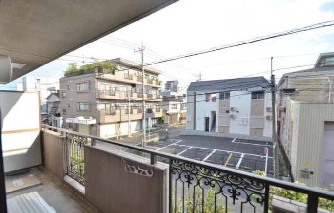 バルコニー　バルコニーがあります