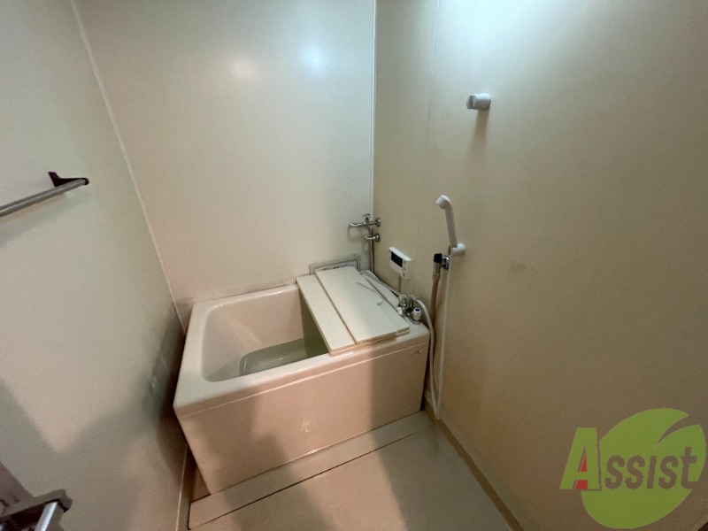 バス・シャワールーム　お風呂は追い焚きも出来ちゃう使用ですー。