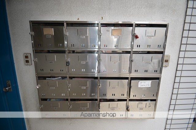鹿児島市電谷山線 涙橋駅 徒歩7分 5階建 築37年の外観写真