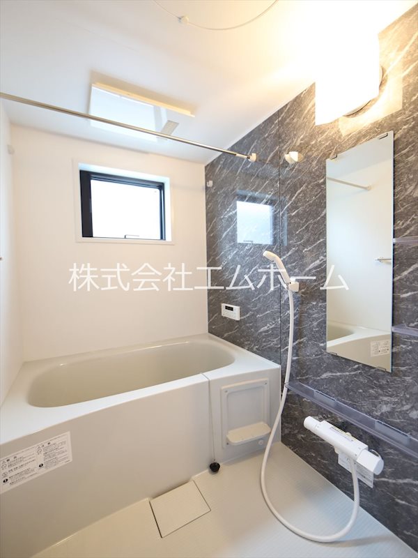 バス・シャワールーム　浴室暖房乾燥機付　追い焚き・オートバス機能付お風呂