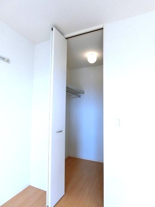 収納　ウォークインクローゼット