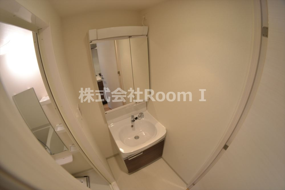 洗面設備　独立洗面化粧台付き