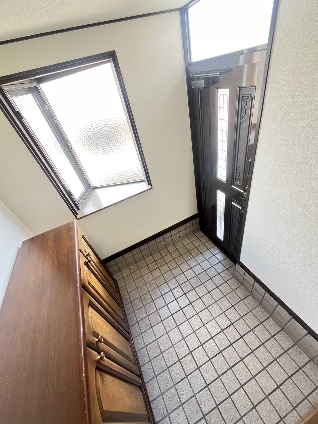 下畑町戸建の玄関写真