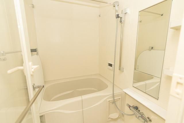 バス・シャワールーム　お風呂で日々の疲れを落としましょう