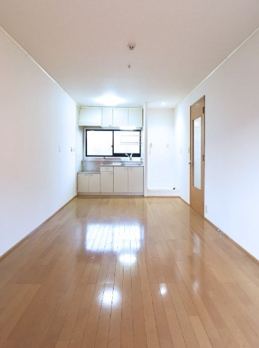 その他　別角度から見たリビングです。