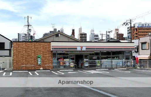 コンビニ　セブンイレブン（コンビニ）まで357m