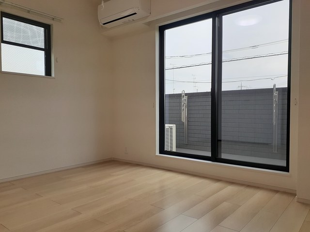 居室・リビング　使いやすい形の為、レイアウトを楽しめます♪