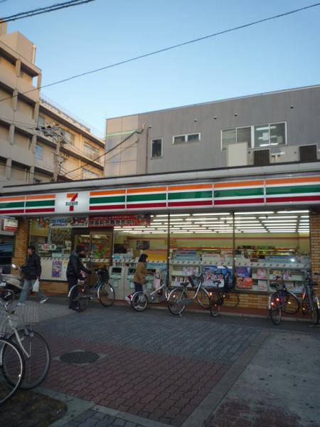 コンビニ　セブンイレブン大阪三軒家東5丁目店（コンビニ）まで173m