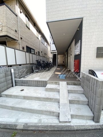 エントランス　清潔感のあるエントランスです♪