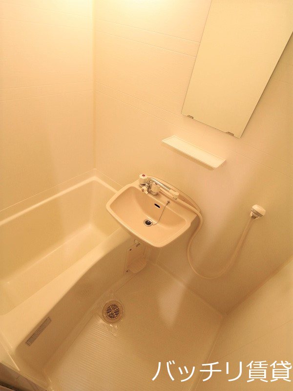 洗面設備　同型タイプの為、現状を優先致します。