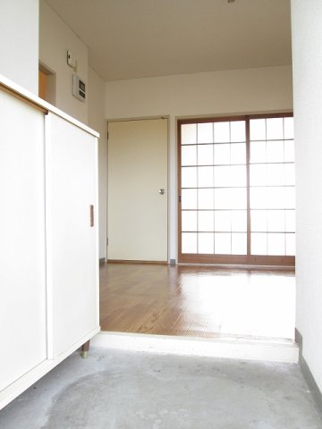 玄関　落ち着いた玄関です