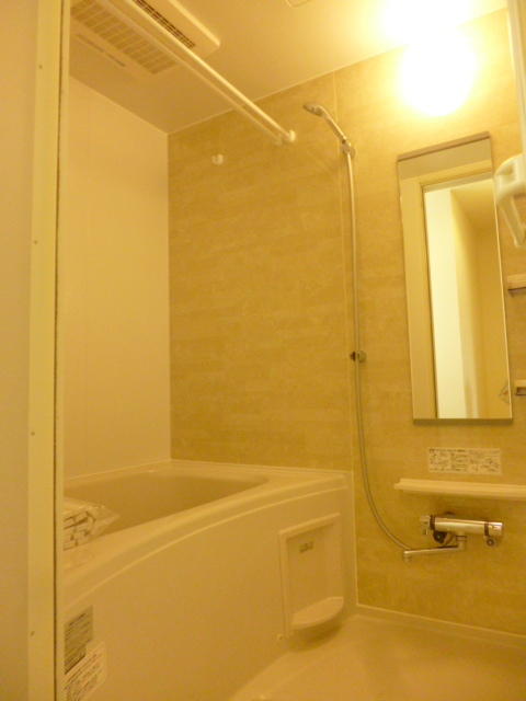 バス・シャワールーム　★追い焚きに浴室乾燥機完備★