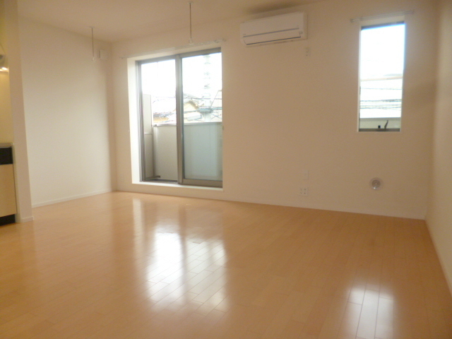 居室・リビング　★明るいフローリングのリビング★