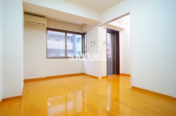 居室・リビング　こちらのリビングで趣味の時間をお楽しみください♪