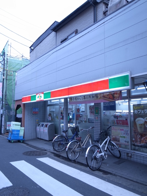 コンビニ　サンクス（コンビニ）まで525m