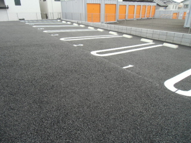 駐車場　駐車場