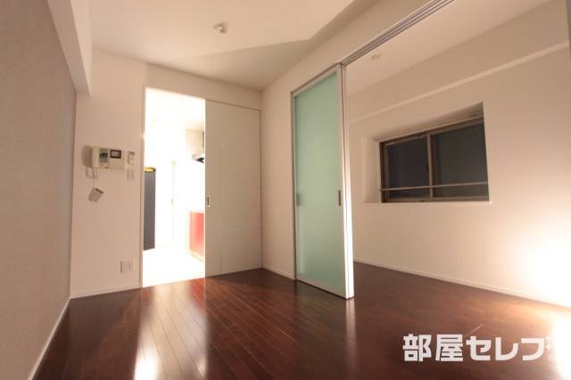 その他部屋・スペース　２．４帖の洋間です