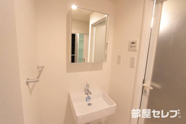 洗面設備　毎朝の支度も楽々