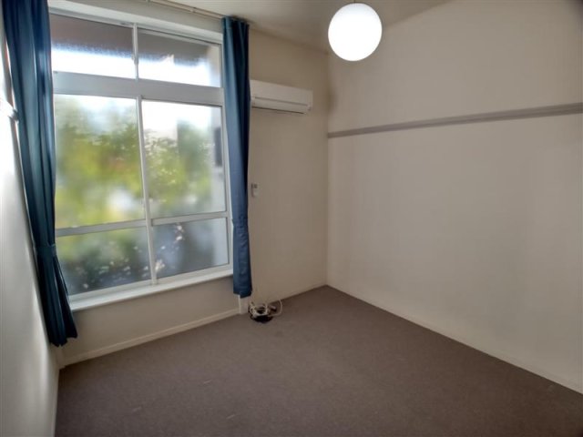 居室・リビング　１階フリーリング　２階絨毯