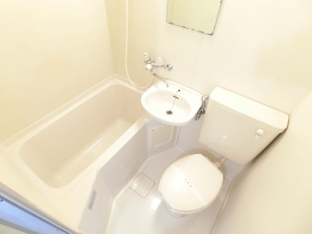 バス・シャワールーム　同マンションイメージ