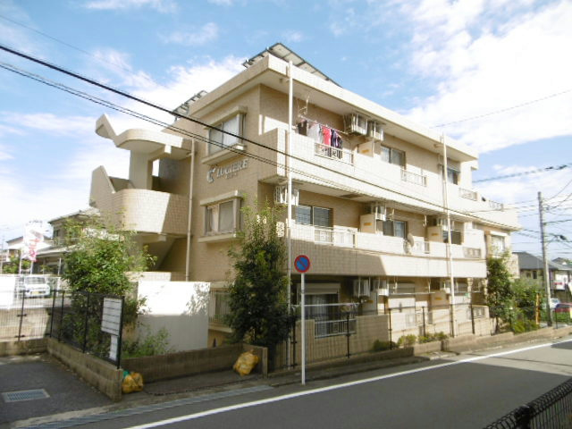 建物外観　タイル張りの外観です。