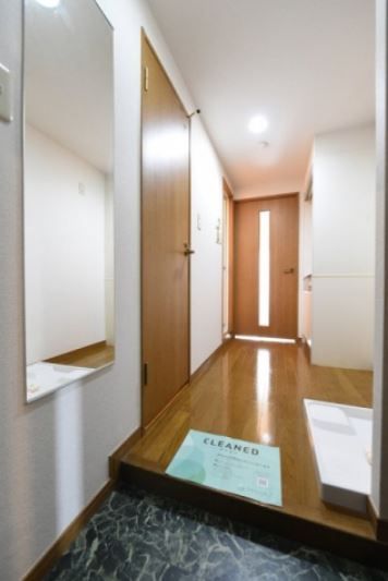 玄関　（別タイプ参考写真）ロイヤルアメニティー巣鴨　豊島区巣鴨４