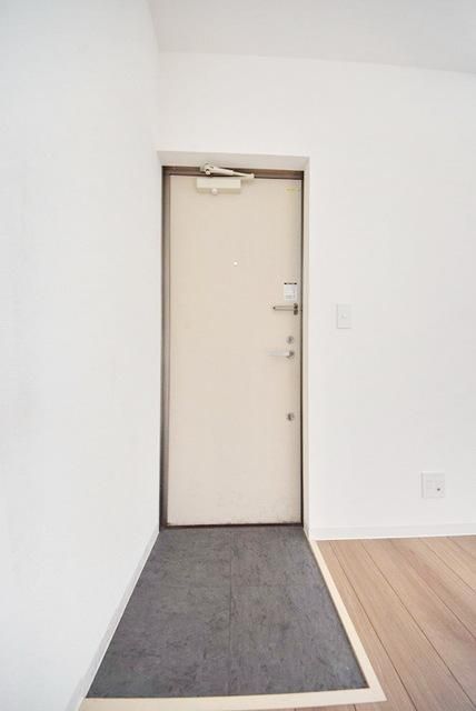 玄関　お部屋探しは株式会社　タウンハウジング　までお気軽にお問合…