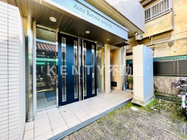 エントランス　建物の内部です