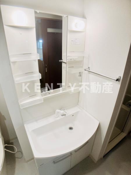 洗面設備　スペースが確保できる洗面所です