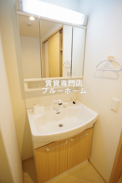 洗面設備　独立洗面台です！