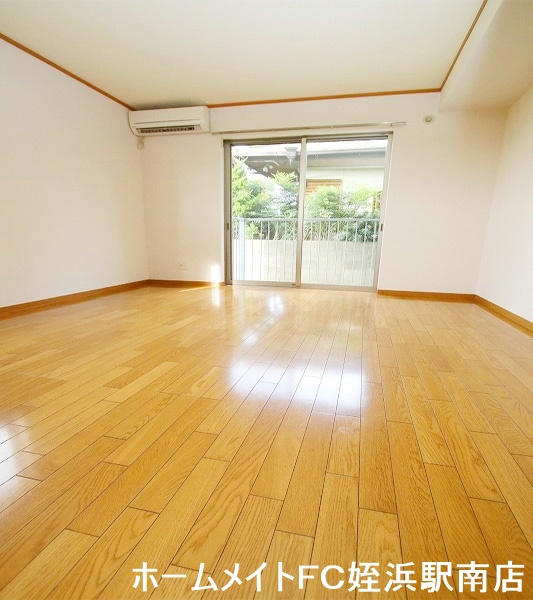 その他部屋・スペース　★洋室は広めの８帖★参考写真