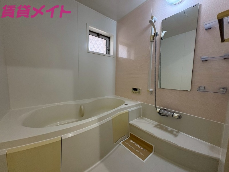 バス・シャワールーム　同型参考写真