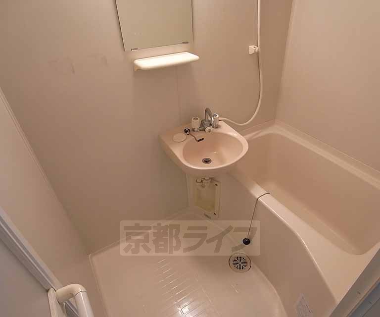 バス・シャワールーム　独立した洋室です。