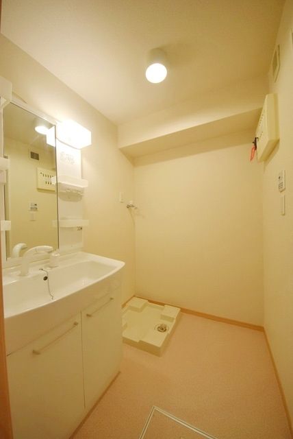 洗面設備　反転タイプ