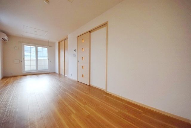 居室・リビング　反転タイプ