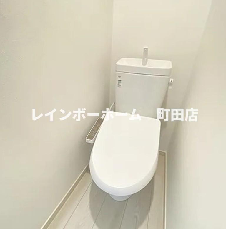 トイレ　※同施工会社参考写真