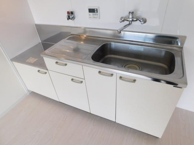 キッチン　収納の多いキッチンです